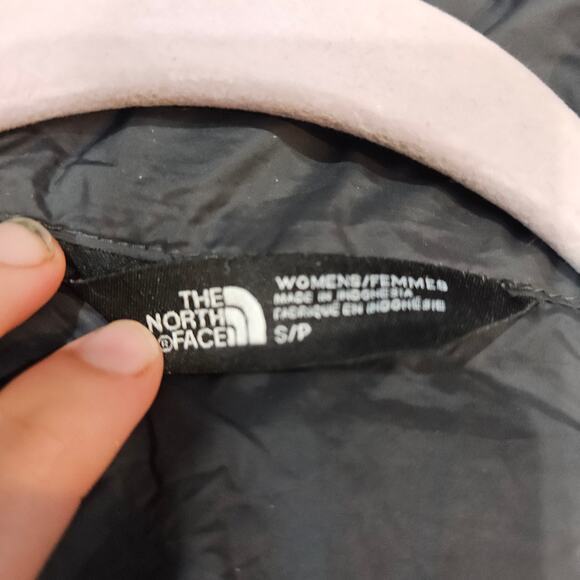 The North Face Gray Puffer Outdoors Vest Size Small - Picture 4 of 7